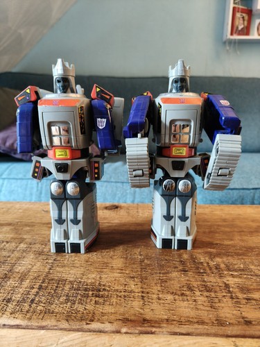 Two 1986 vintage - vintage, g1